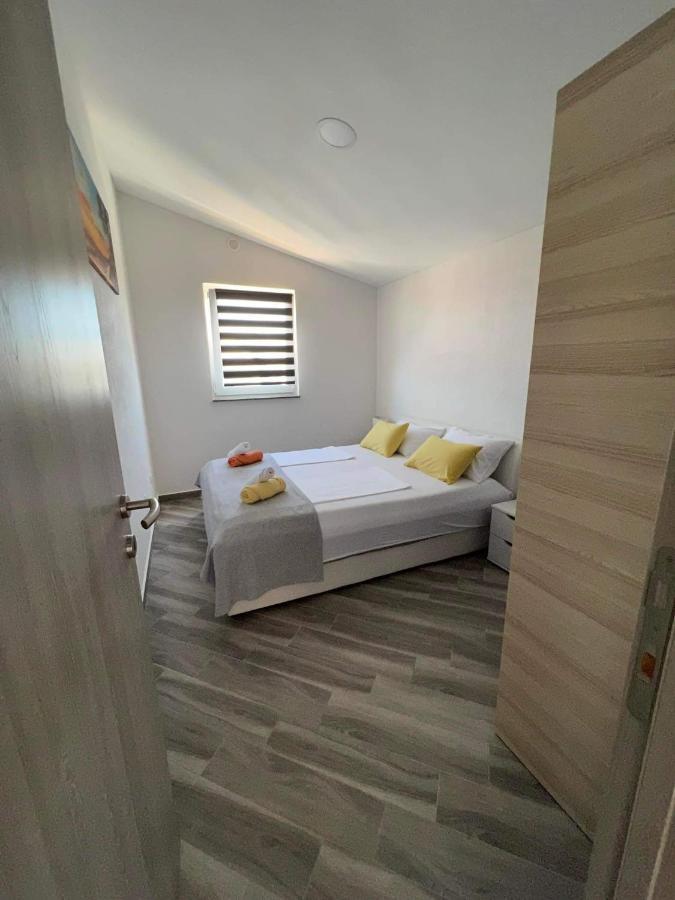 Apartment ˝Soleil˝ Vir Exteriör bild