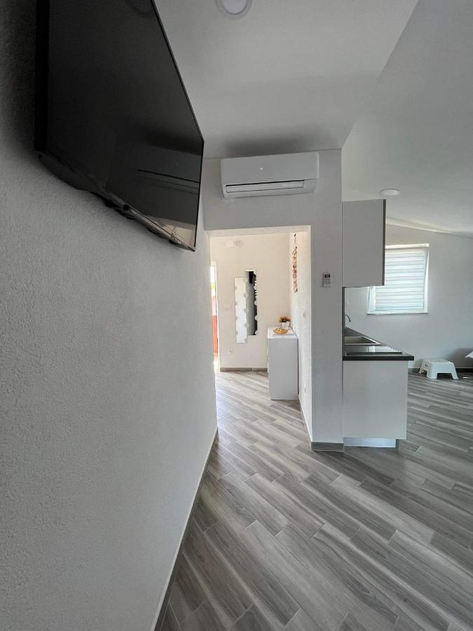 Apartment ˝Soleil˝ Vir Exteriör bild