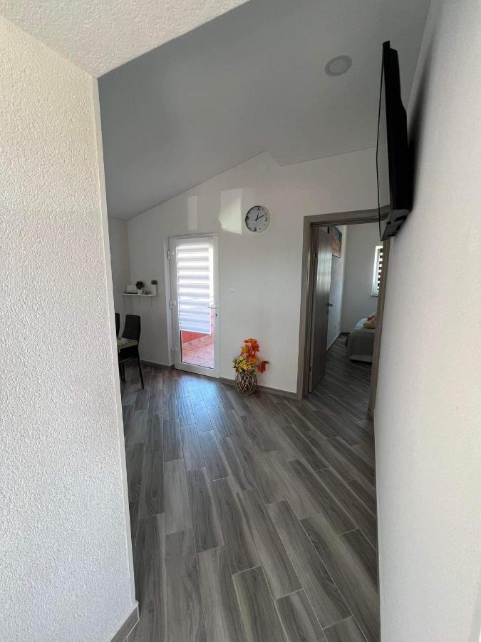 Apartment ˝Soleil˝ Vir Exteriör bild