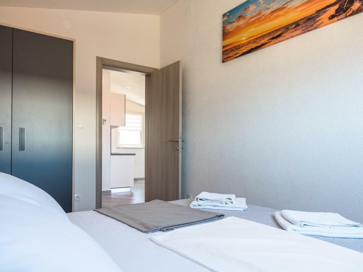 Apartment ˝Soleil˝ Vir Exteriör bild