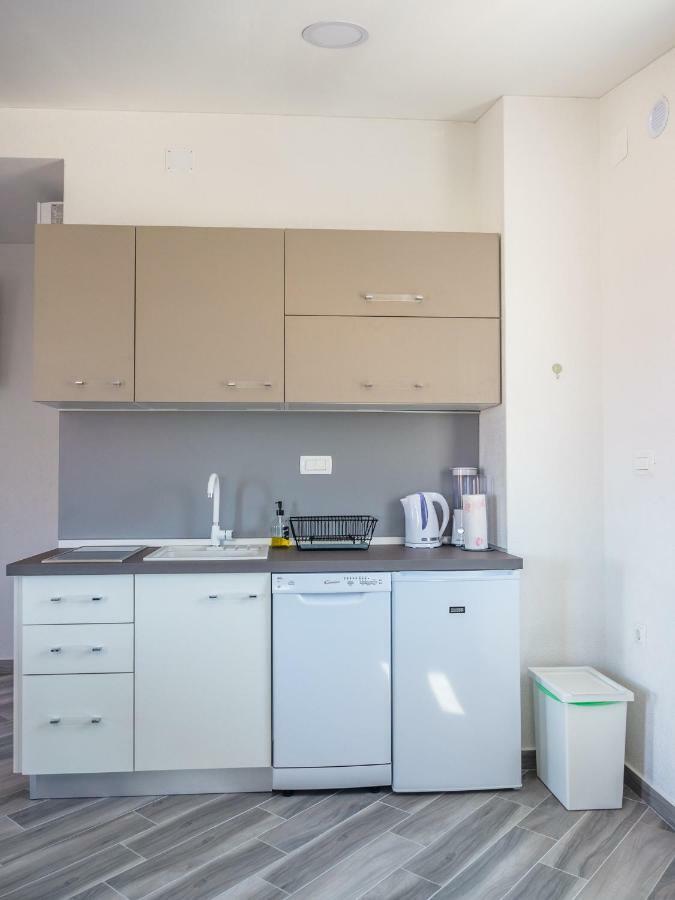 Apartment ˝Soleil˝ Vir Exteriör bild