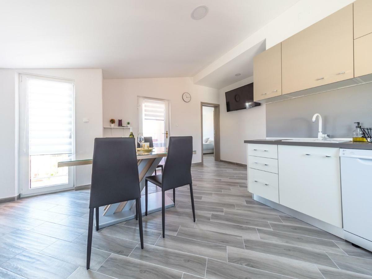 Apartment ˝Soleil˝ Vir Exteriör bild